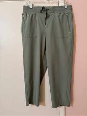 GapFit Women's Sage Green Drawstring Joggers